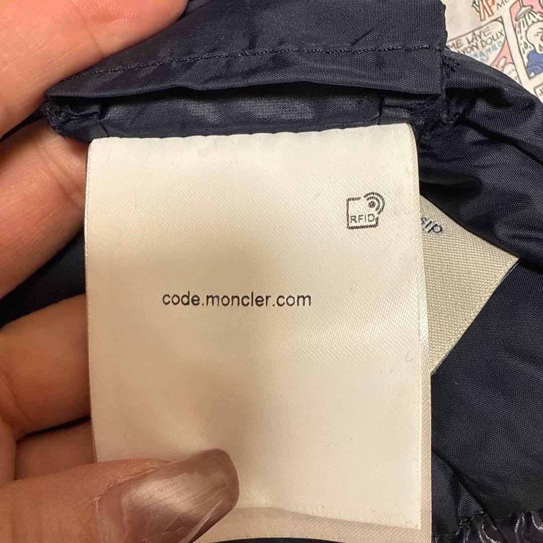 MONCLER黒のフード付きダウンジャケット 18/24 mesi