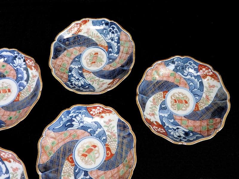 大聖寺伊万里　染錦　捻り紋　芭蕉葉に巻物　３寸半皿 ５枚　C840AS-BQo