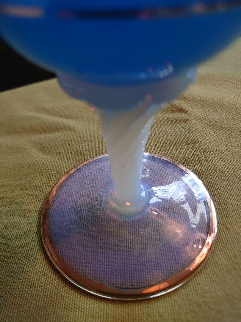 フランス　アンティークオパールオパリンガラス　フラワーベース