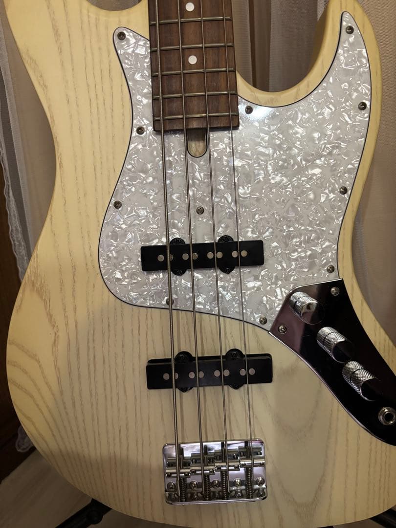 Bacchus バッカス　ユニバーサルシリーズ　ジャズベース