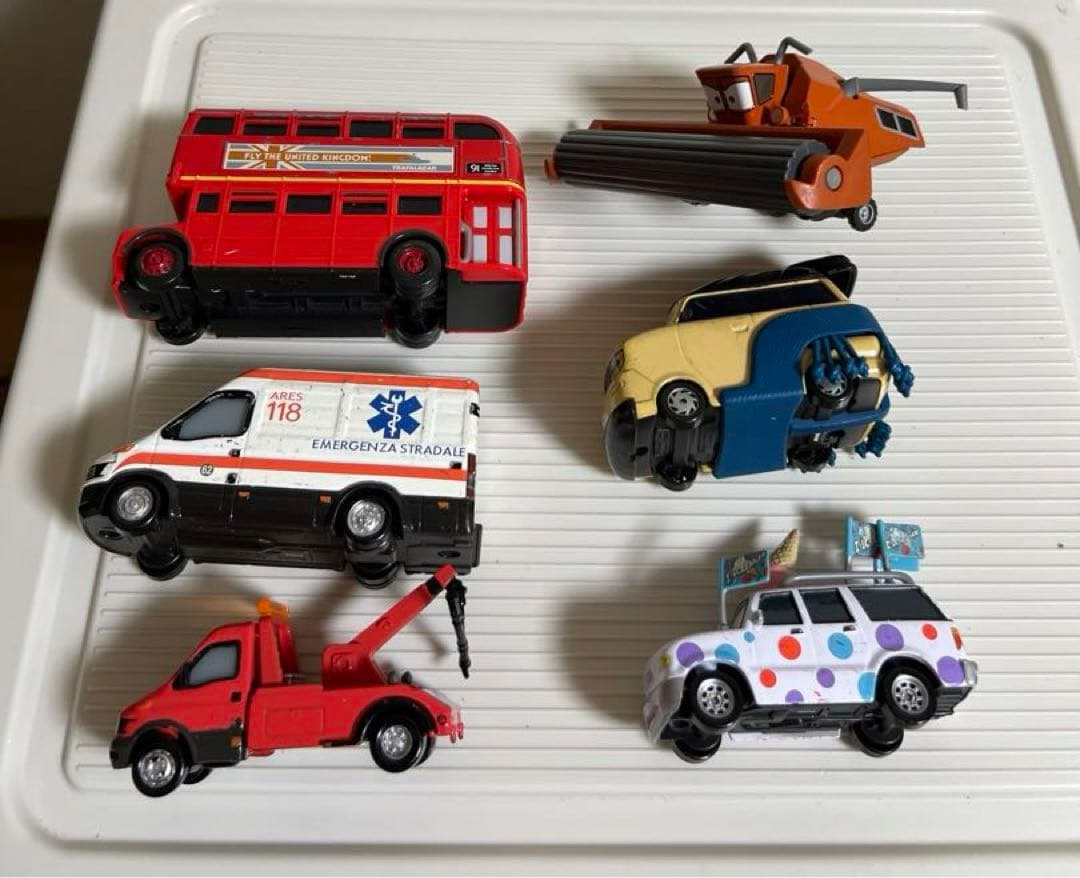 カーズ、ミニカー、マテル（フランク、ポルトコルサ、アイス、すもう）