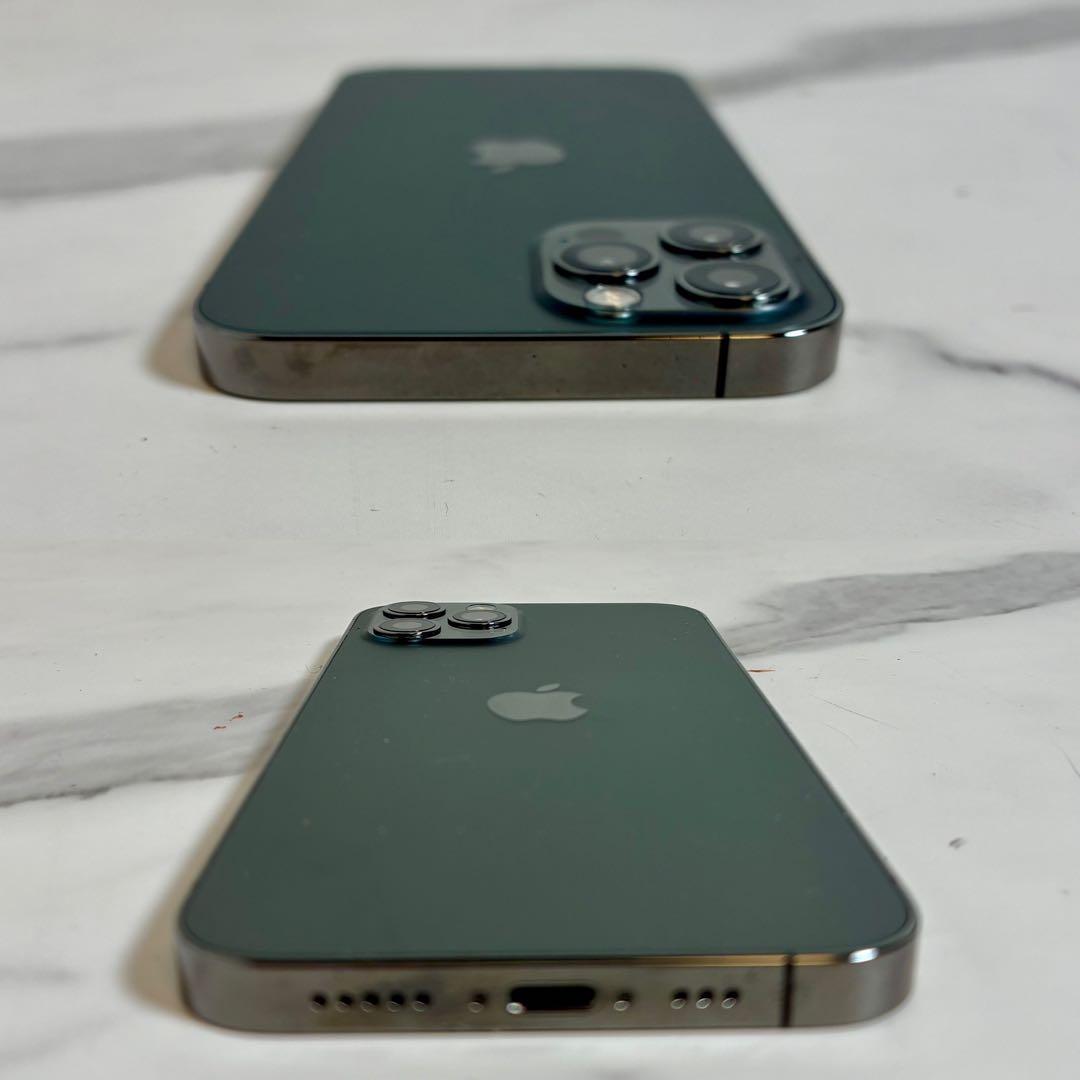 【極美品】iPhone 12 Pro 128GB グラファイト docomo