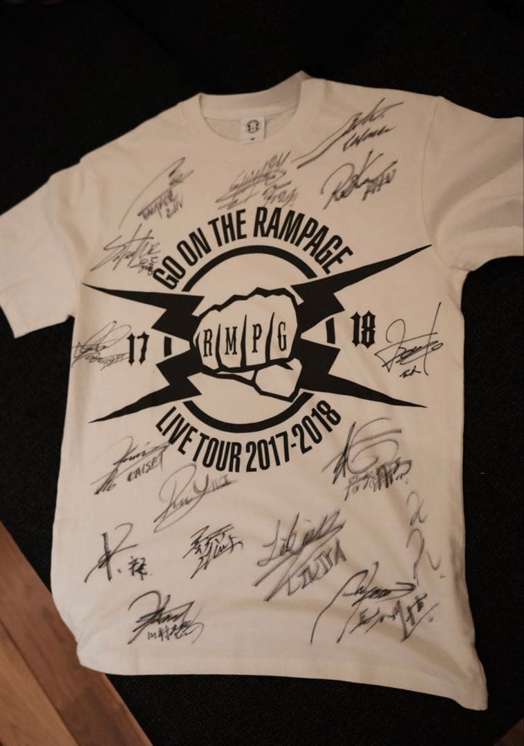 【美品】RAMPAGE ランぺ　サイン入りTシャツ
