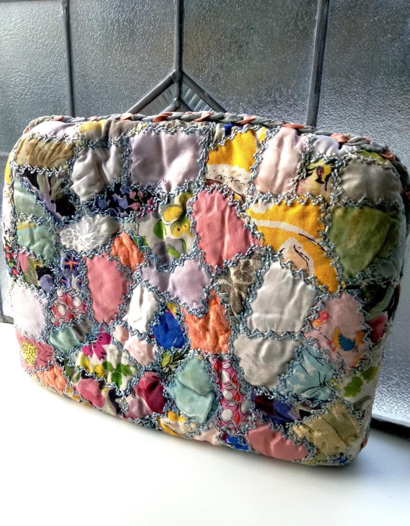 クレイジーキルトのポットコゼ　ヴィクトリアンデザイン　from ENGLAND