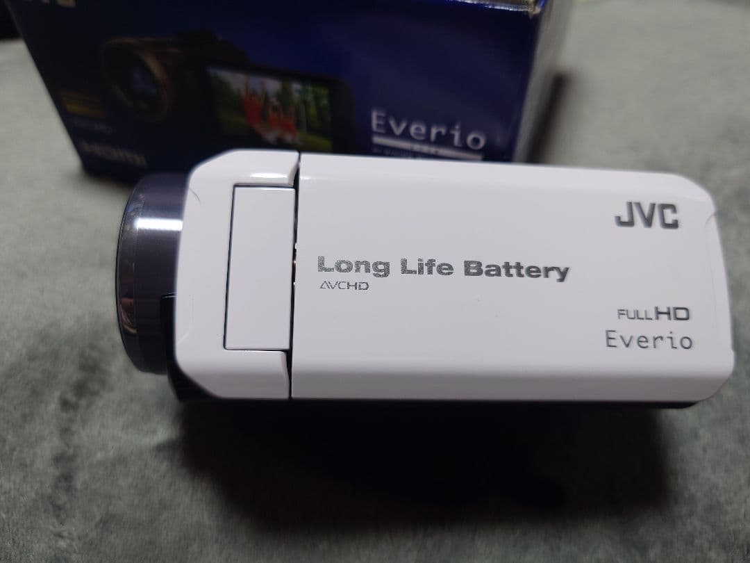 JVC Everio GZ-F117-w ビデオカメラ 本体