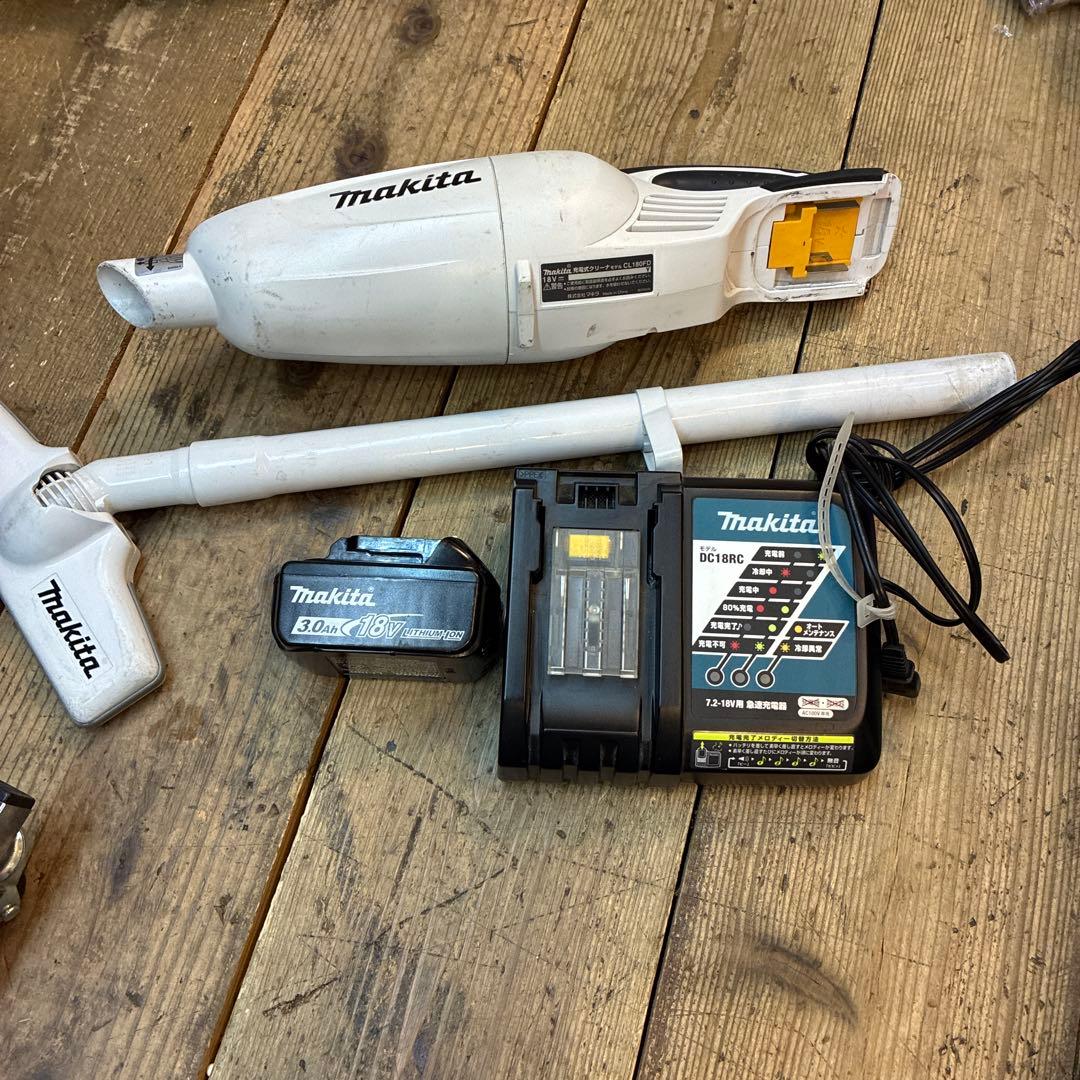 Makita 充電式クリーナー CL180FD 本体＋バッテリー＋充電器
