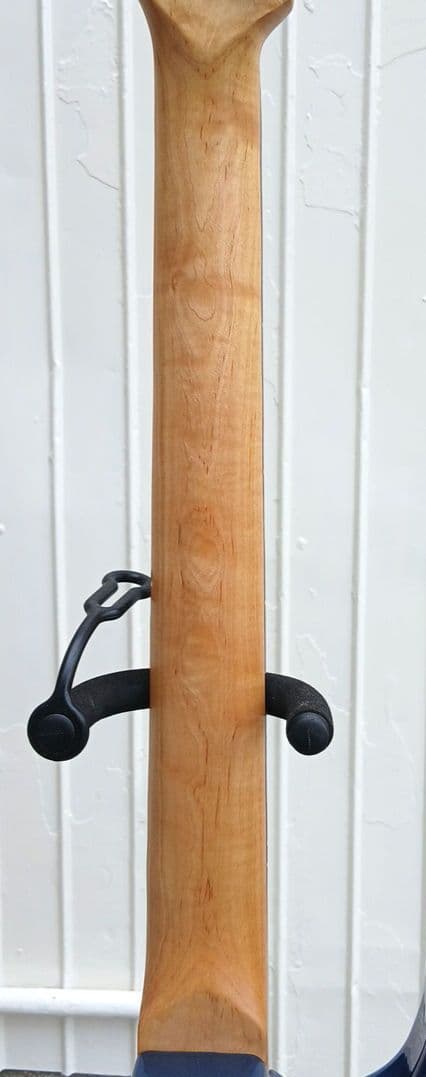 Mavis　ストラトタイプエレキギター　H-S-H