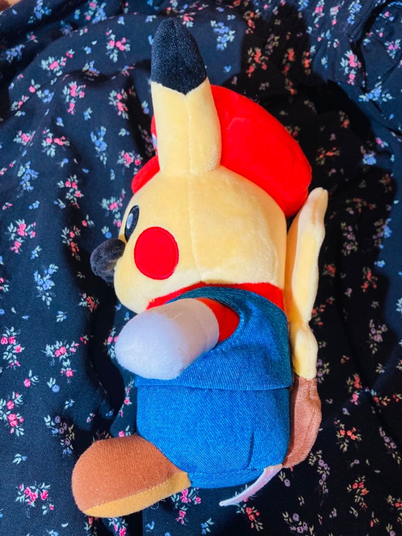 マリオピカチュウ　ぬいぐるみ　美品