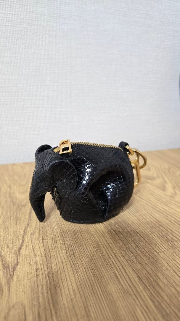 LOEWE エレファントチャーム