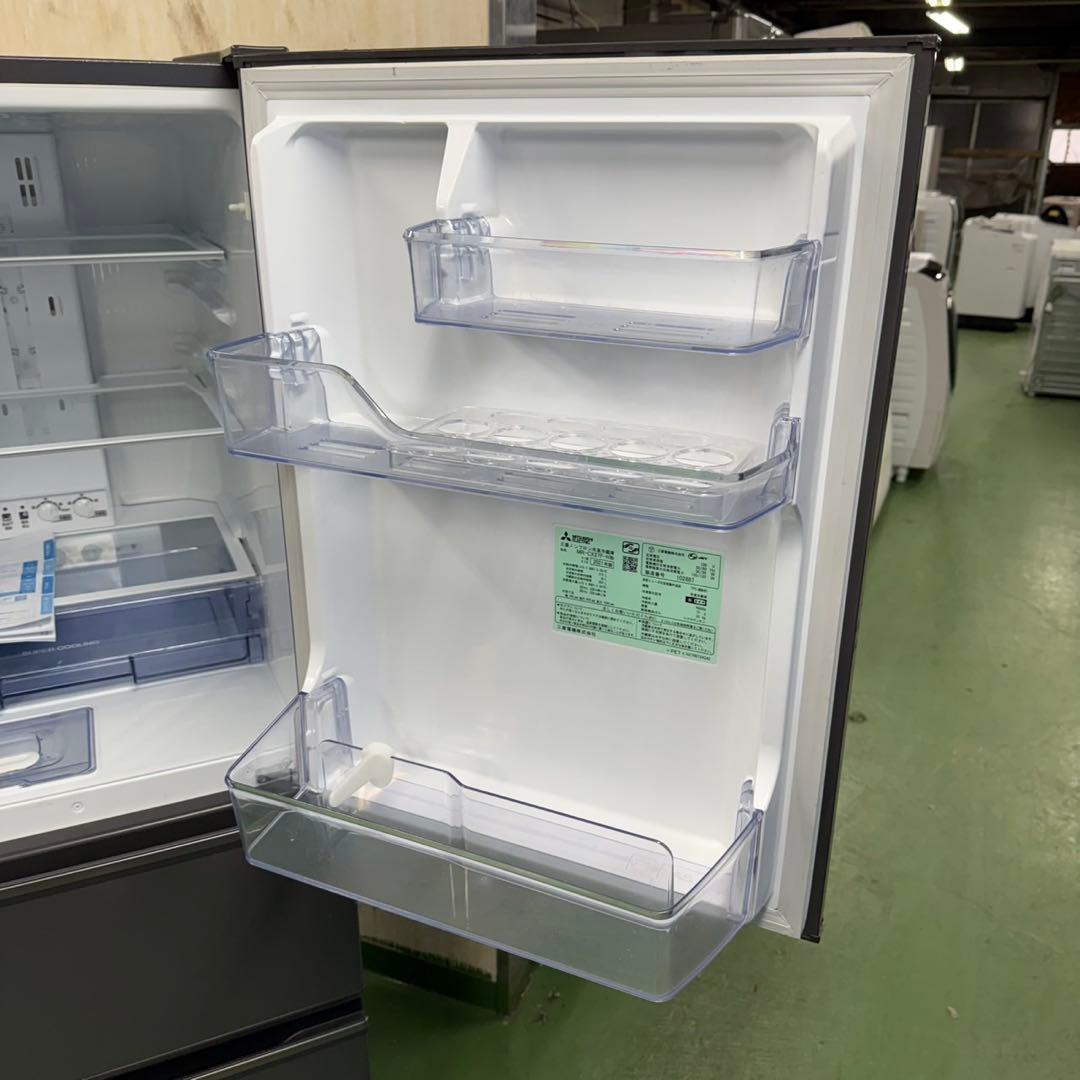 161 三菱　大型冷蔵庫　200L強　小型　家庭用　右開き　自動製氷　3ドア