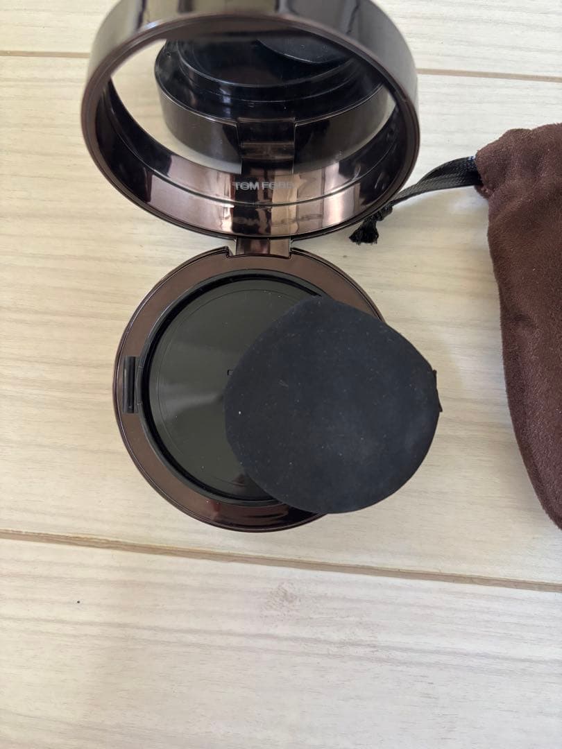 TOM FORD アーキテクチャーソフトマットブラーリング　ヌードアイボリー