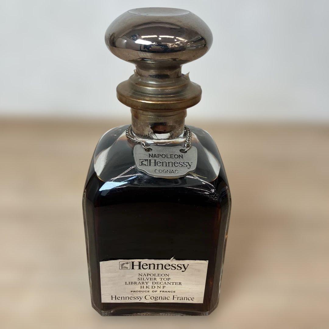 700mlブランデーHennessy Napoleon Silver Top