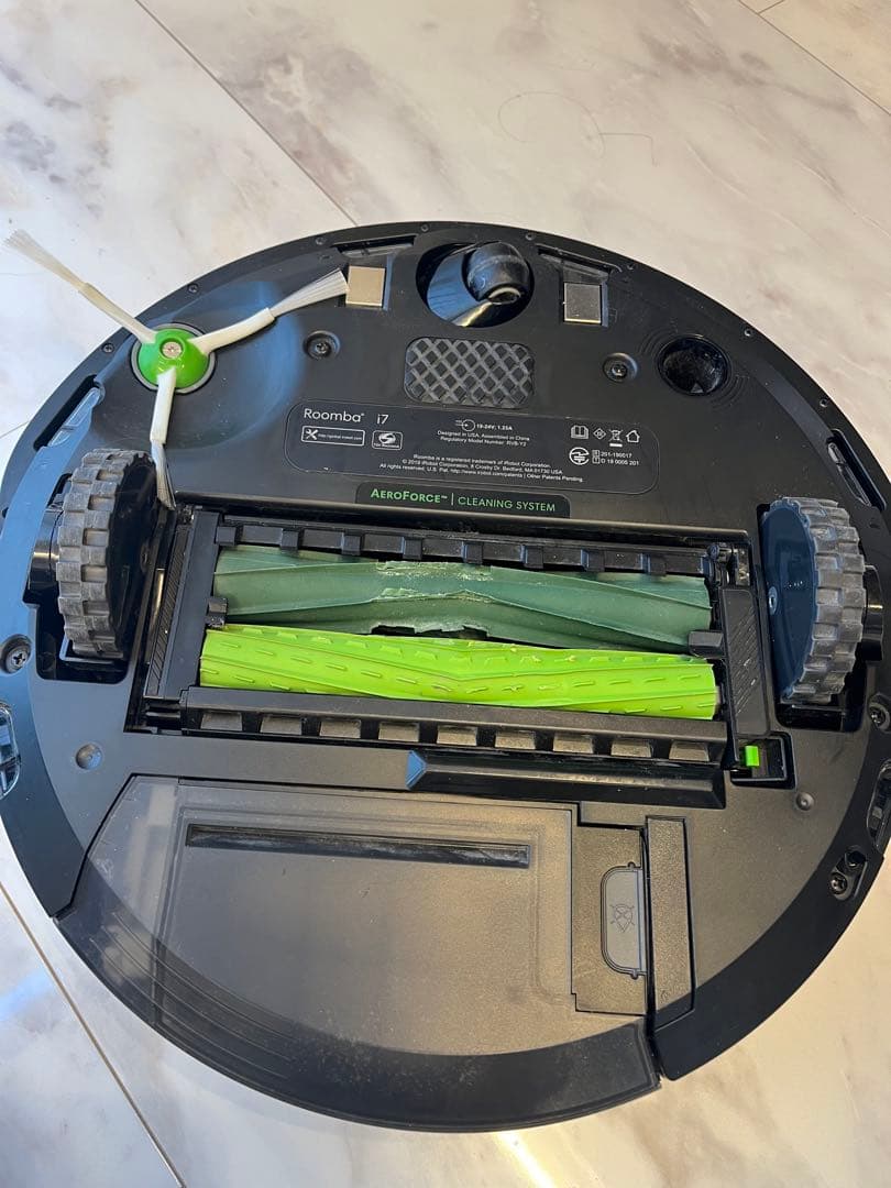 iRobot Roomba i7 ロボット掃除機本体＋充電ドック(箱あり)