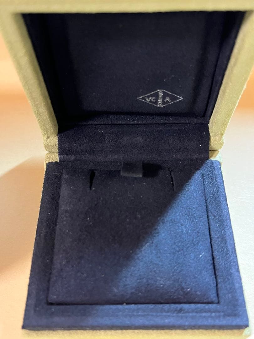 Van Cleef & Arpels ジュエリーボックス　空箱