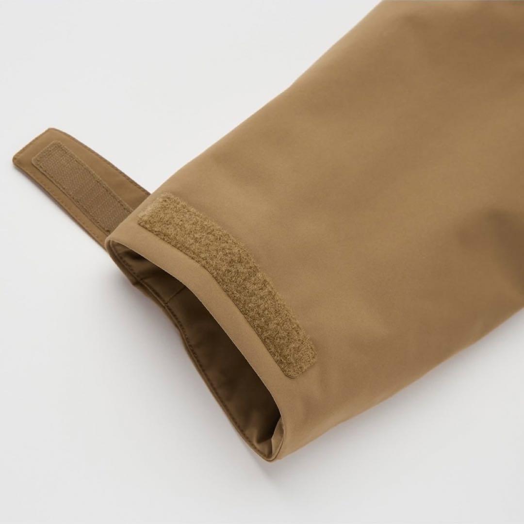 ユニクロ　ハイブリッドダウンパーカ　ブラック　4XL