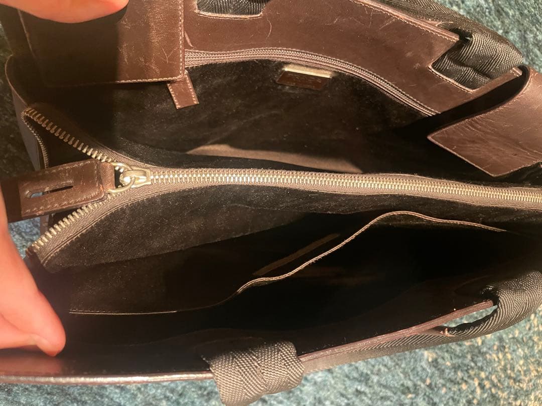 PRADA(プラダ)ダークブラウンレザートートバッグ