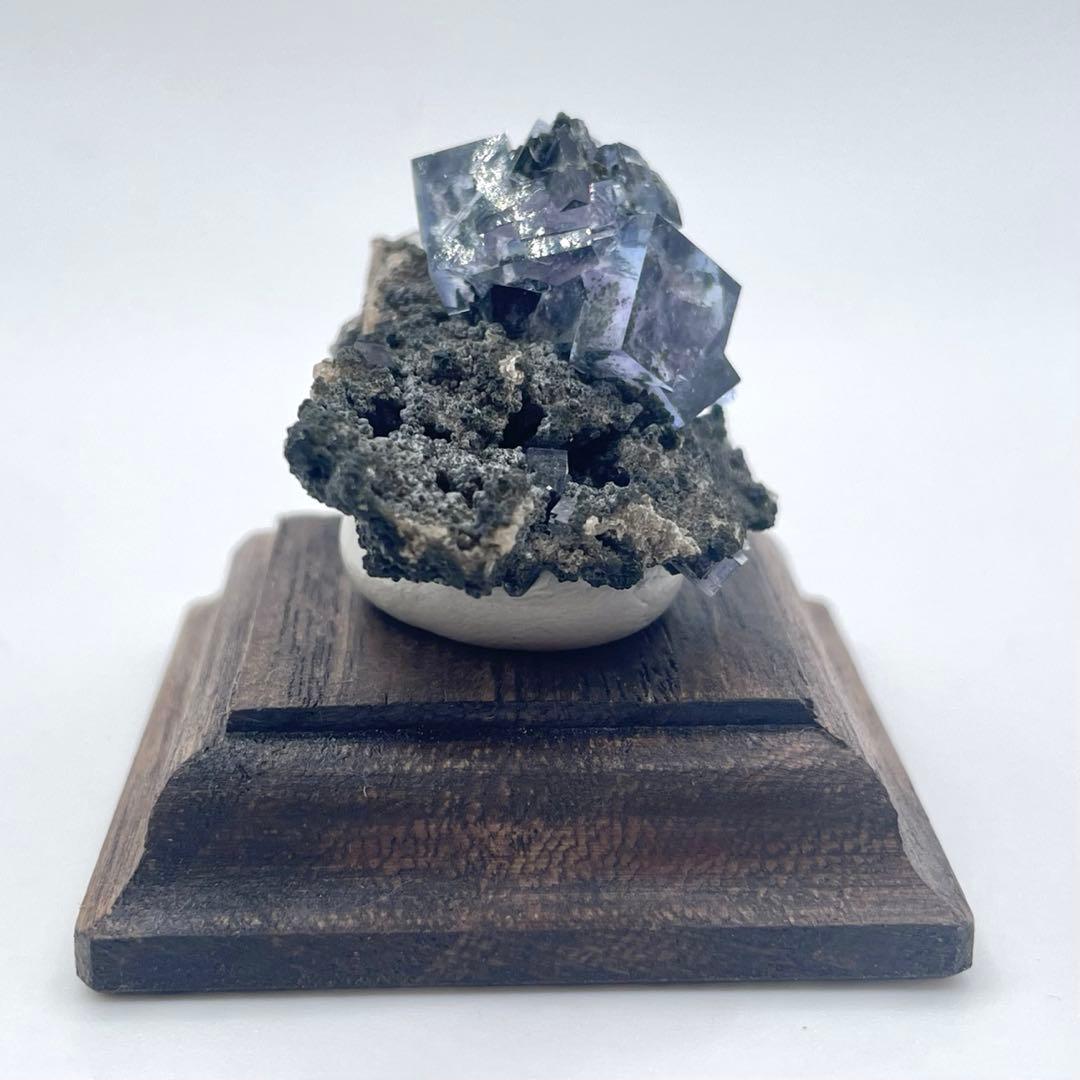 中国 ヤオガンシャン鉱山産 フローライト(母岩付)