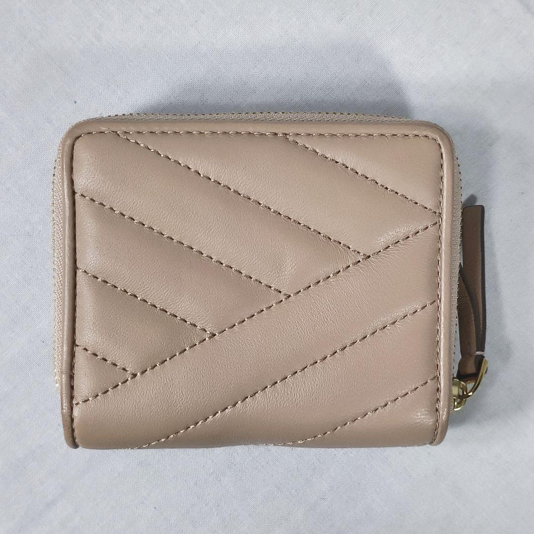 良品✨️　トリーバーチ　キラ　シェブロン　バイフォールドウォレット　折り財布
