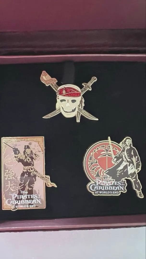 【500個限定】　ディズニー　パイレーツオブカリビアン　ピンバッジセット 箱付き