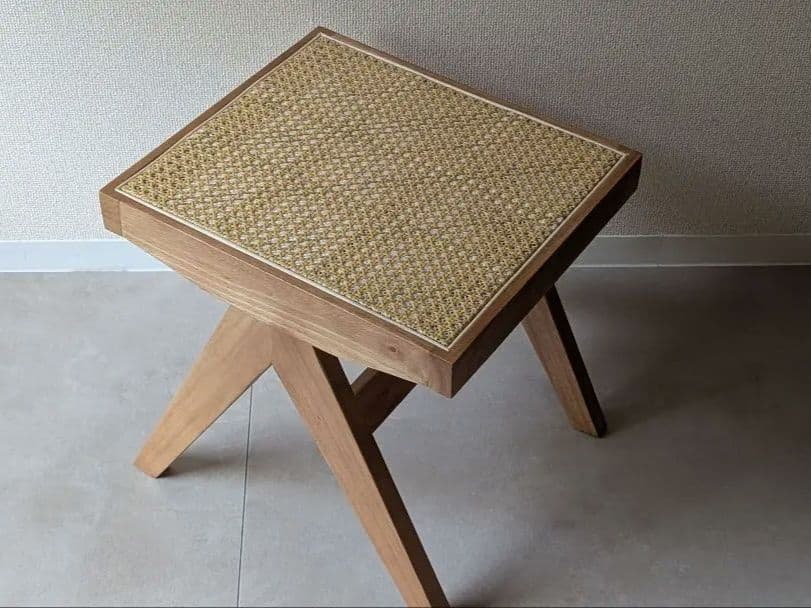 ピエールジャンヌレ　ラタンスツール