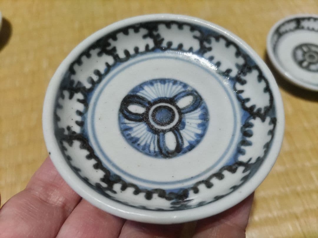 くらわんか　豆皿（5枚）白抜き　雪輪紋　裏：折れ松葉