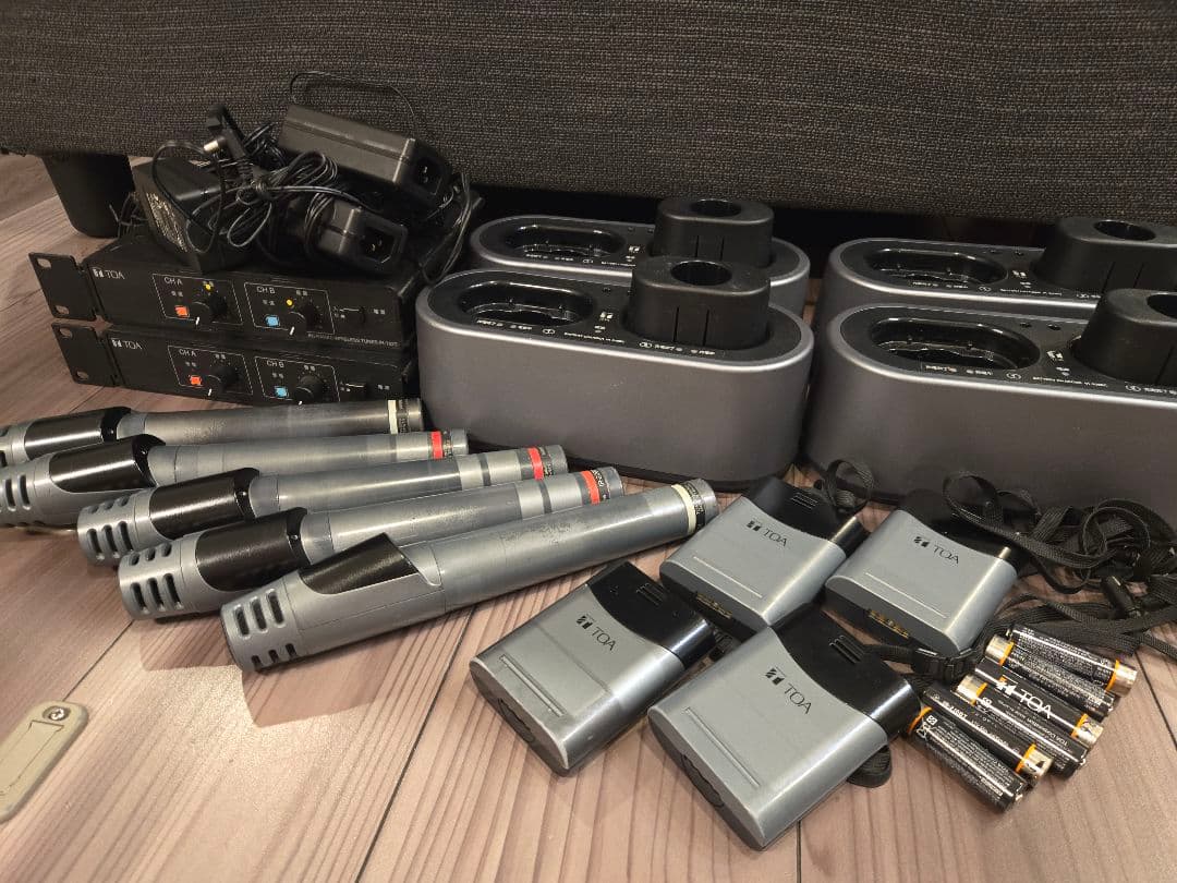 TOAワイヤレスマイクチューナーチャージャーセットIR-200M300M702T