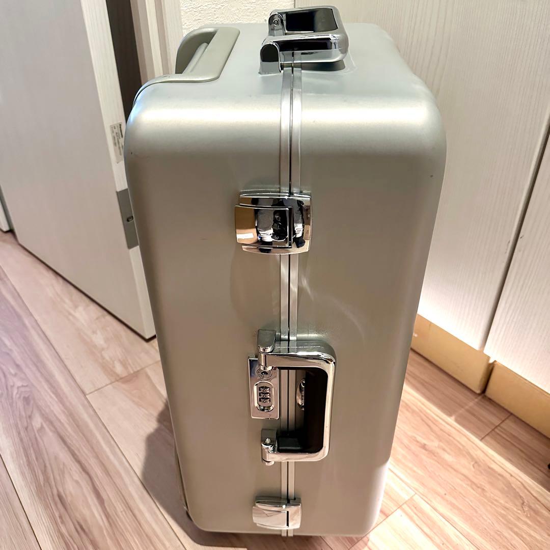 【希少】ゼロハリバートン アルミ キャリーケース ZR21WT-SI