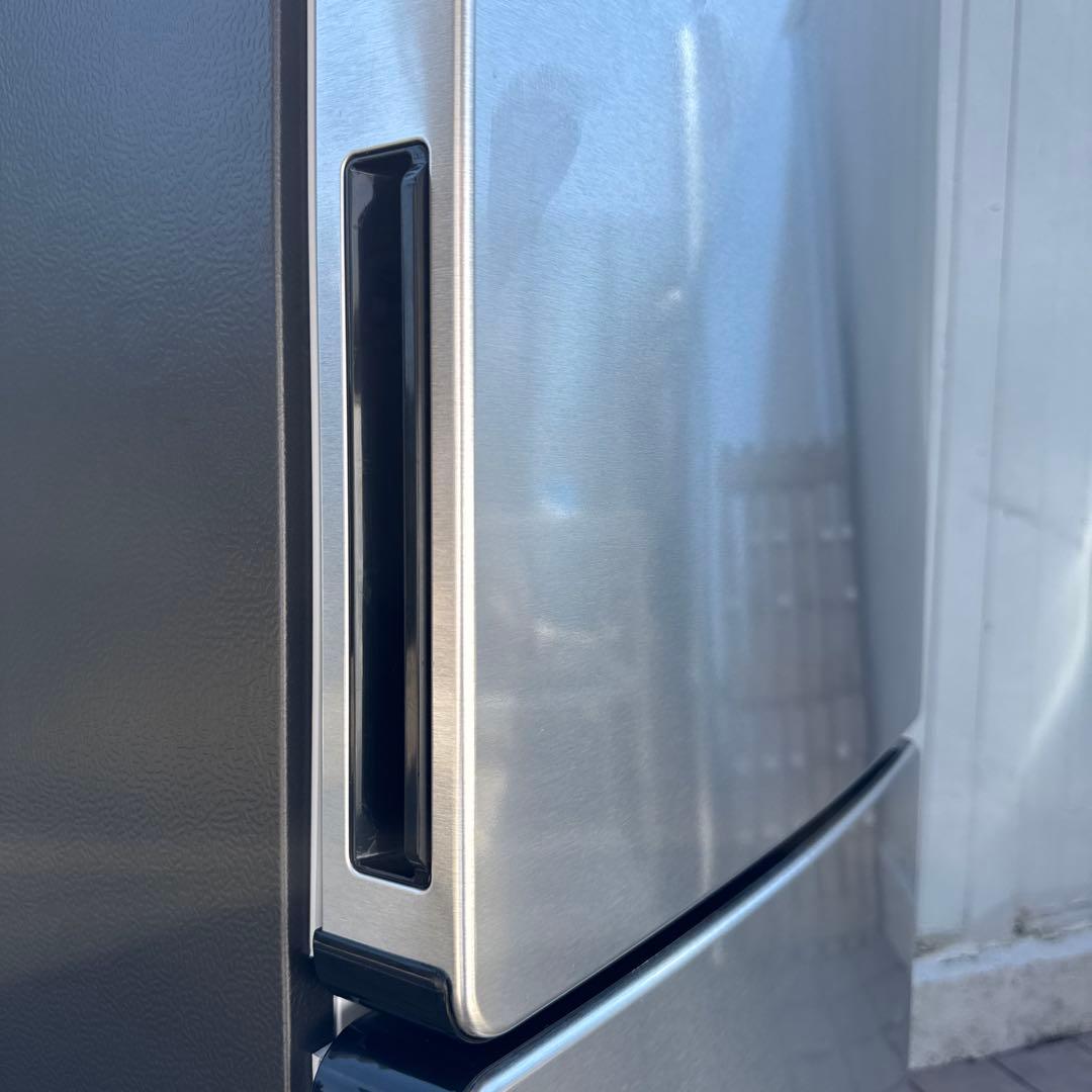 美品 Haier 2023年製 冷蔵庫 人気アーバンカフェシリーズ 148L