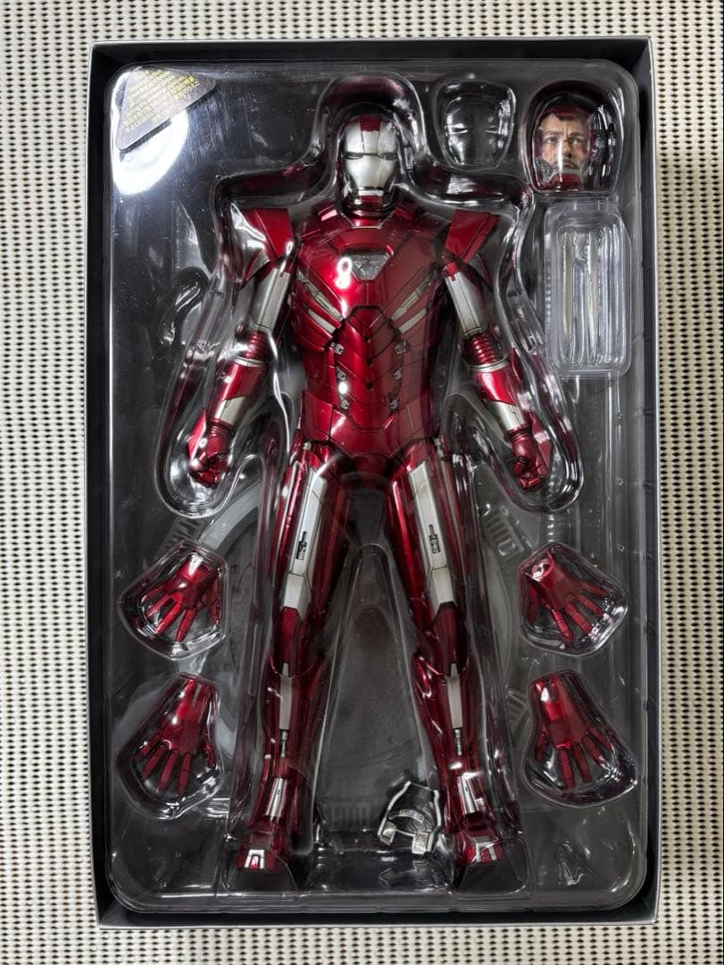 ホットトイズ　アイアンマン　シルバーセンチュリオン　アイアンマン3　ホットトイズ