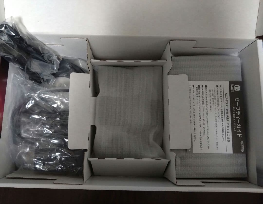 Nintendo Switch 本体 青/赤　箱付き　おまけ付き