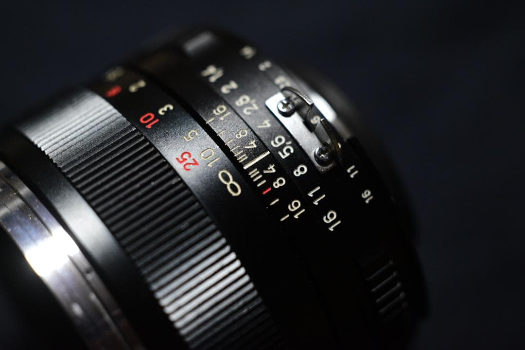 Carl Zeiss Planar T 50mm F1.4 ZF ニコンF