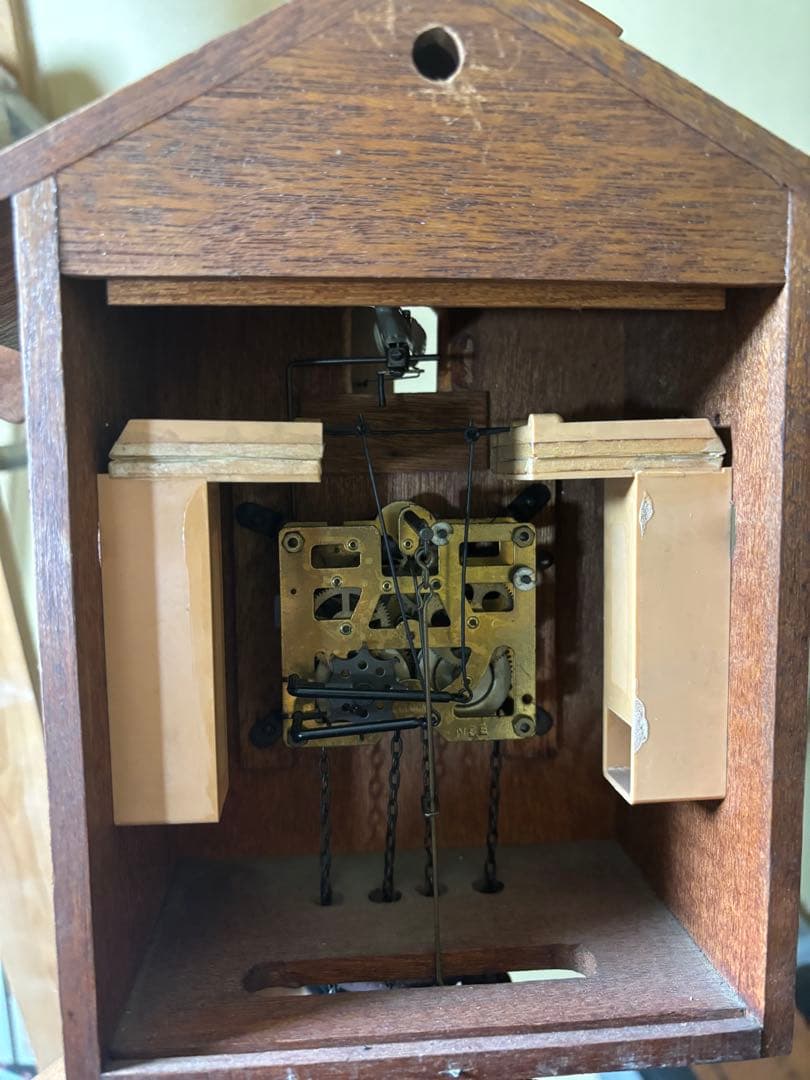 鳩時計　poppo 木製鳩時計 鳥と葉の彫刻　手塚時計店