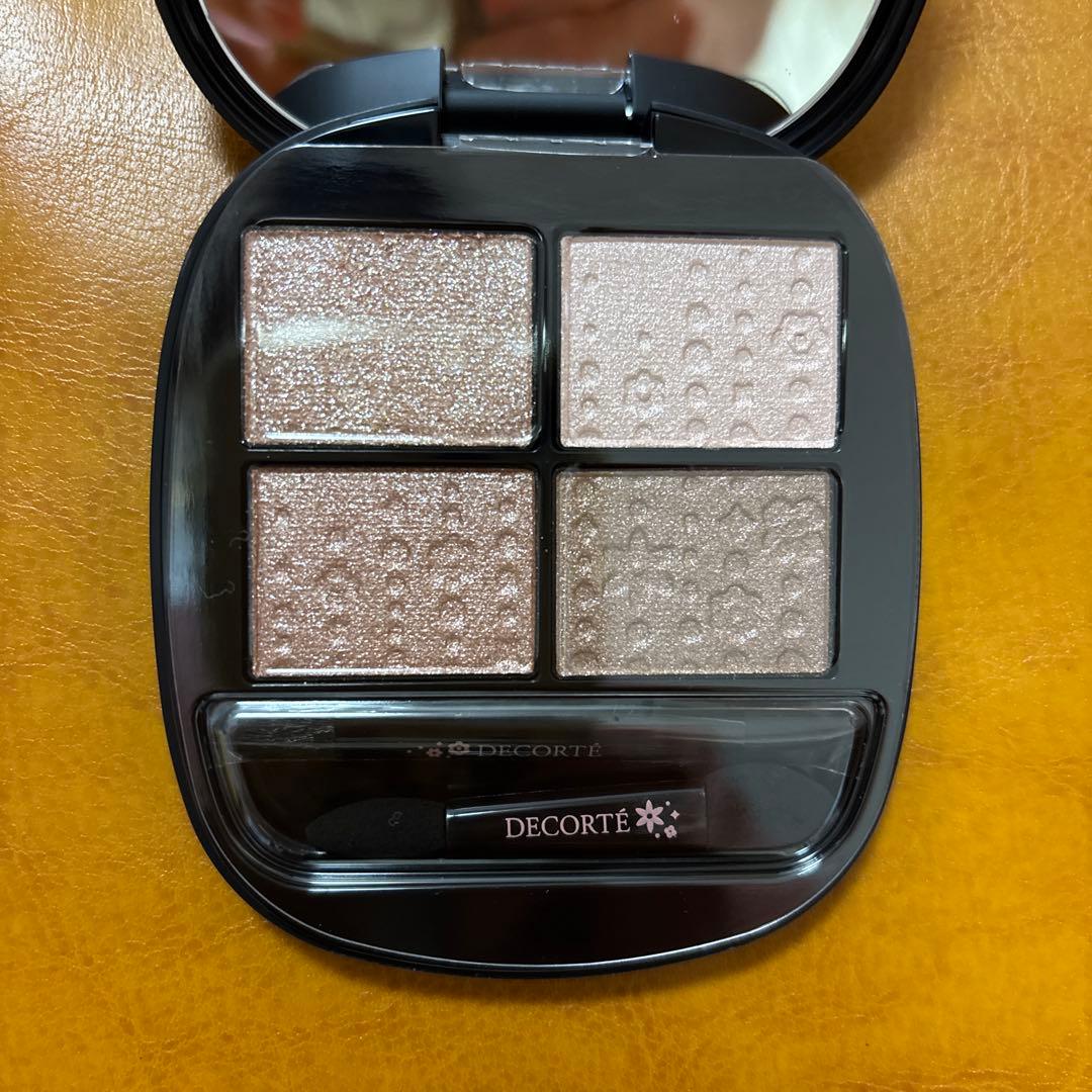 のの☆コスメデコルテ(4点セット)ポーチ．パウダー.下地.アイシャドウ