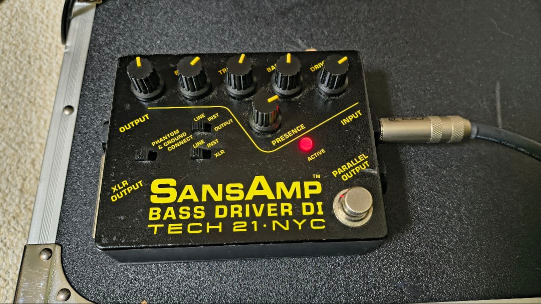 Hyonny様　TECH 21 SANSAMP BASS D DI