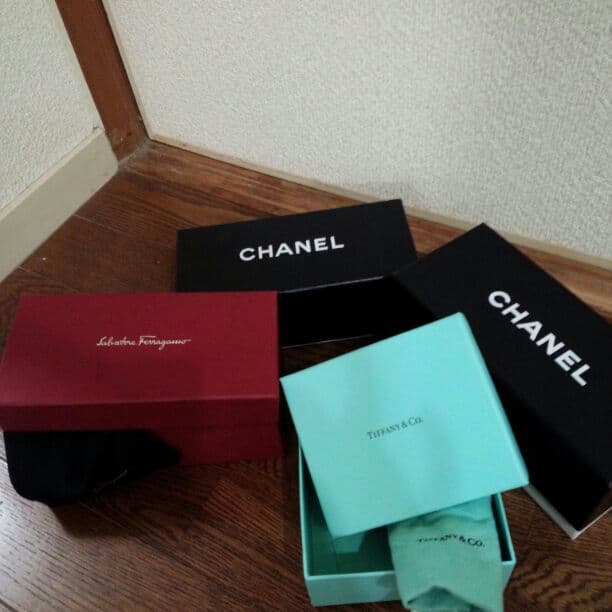シャネル、フェラガモ　ティファニーブランド箱