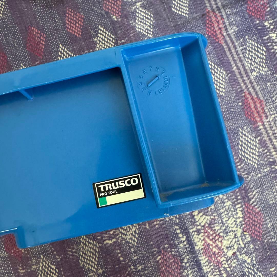 サイドテーブル・ナイトテーブル・ローテーブル D&Department SAMPLING FURNITURE CONTAINE