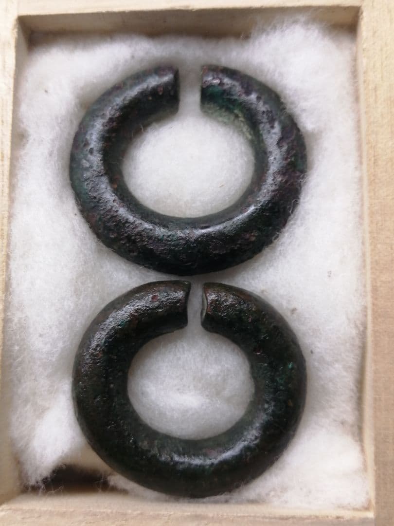 ★【古墳期】『高麗青銅耳環』　　二対。本物　古墳よりの発掘品です。