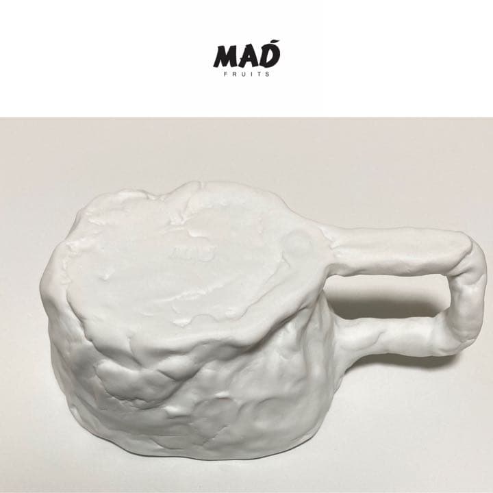 とんだ林蘭　MAD FRUITS　マグカップ　新品　有田焼　マッドフルーツ　赤