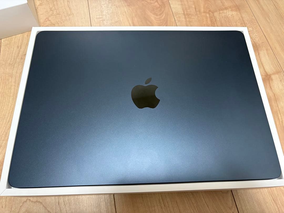 MacBook Air M3 2024 13 インチ 16GB/256GB