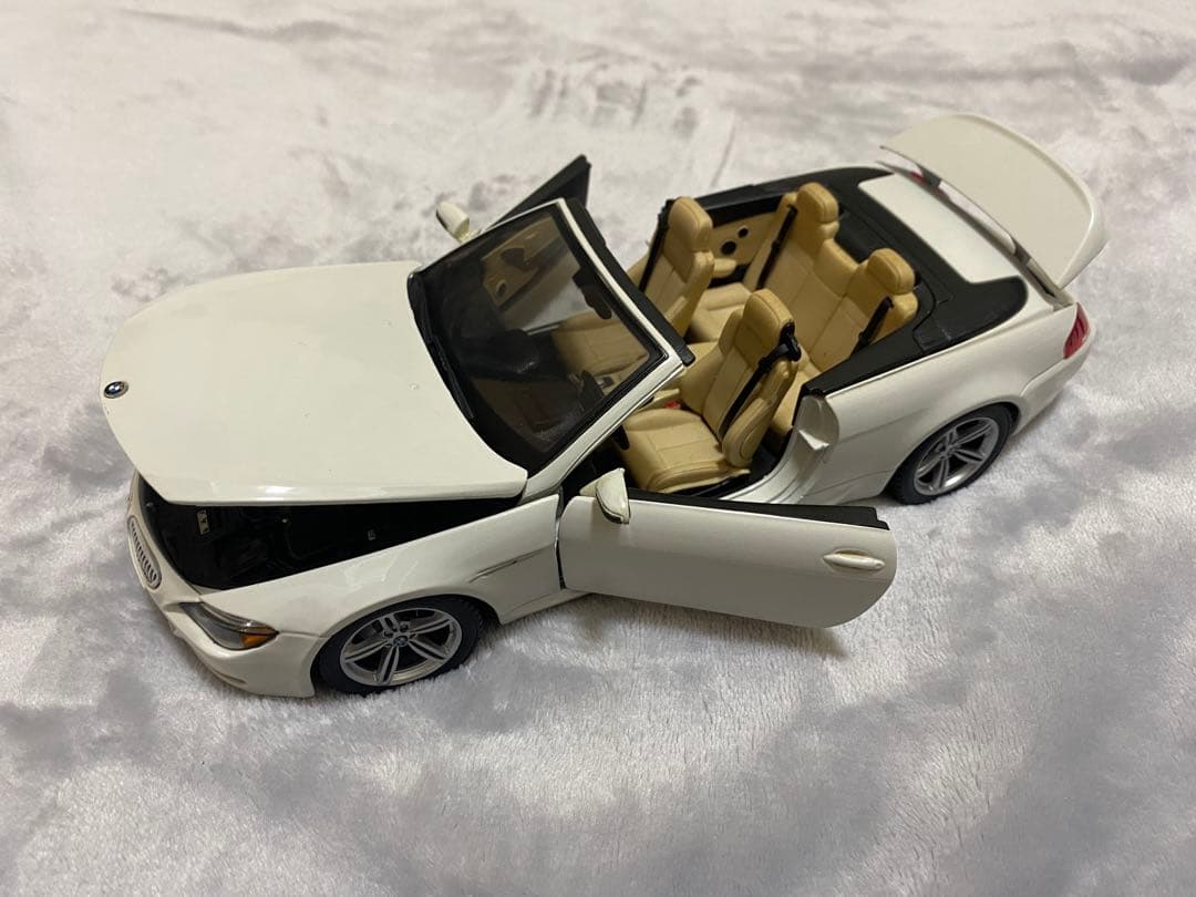 ミニカー Maisto BMW M6 Cabriolet 1/18