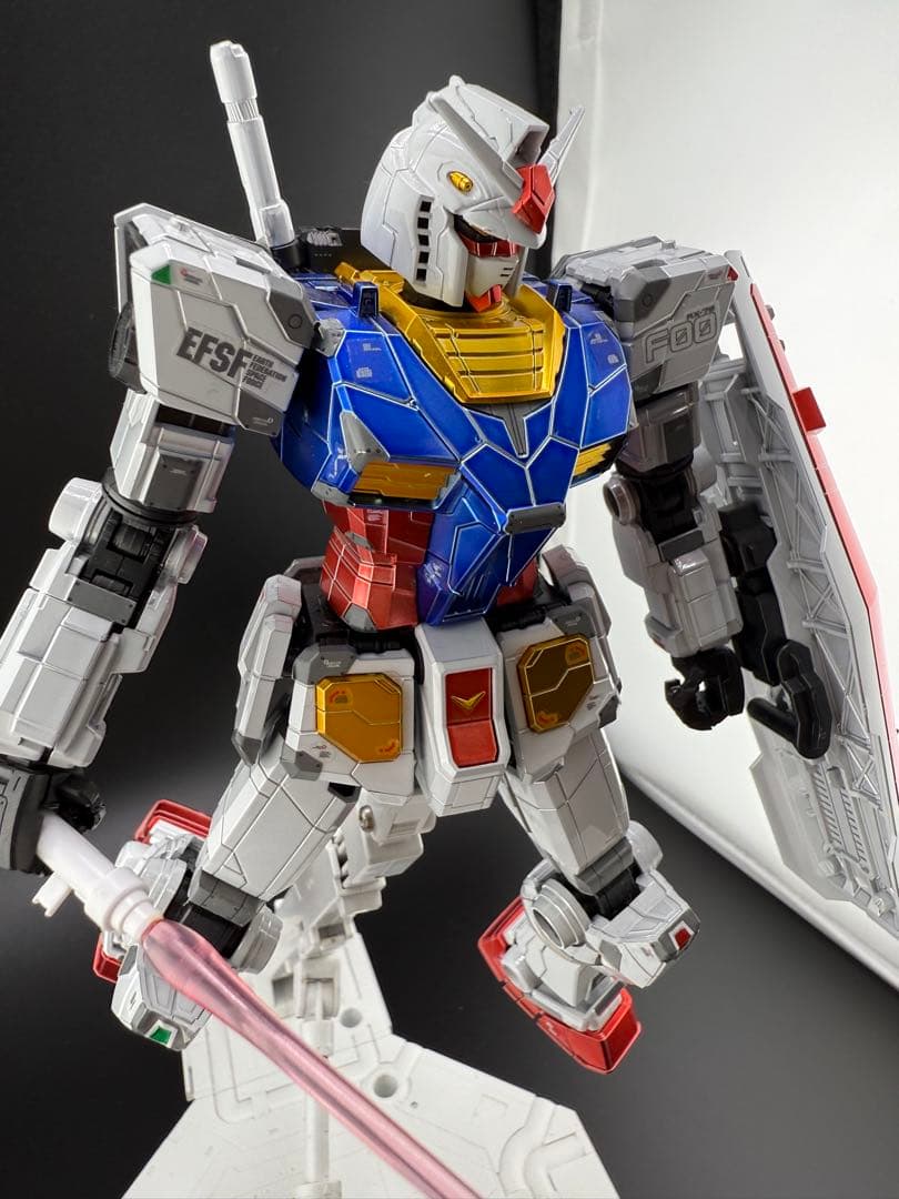 1/100 RX-78F00 ガンダム　チタニウムフィニッシュ　ガンプラ