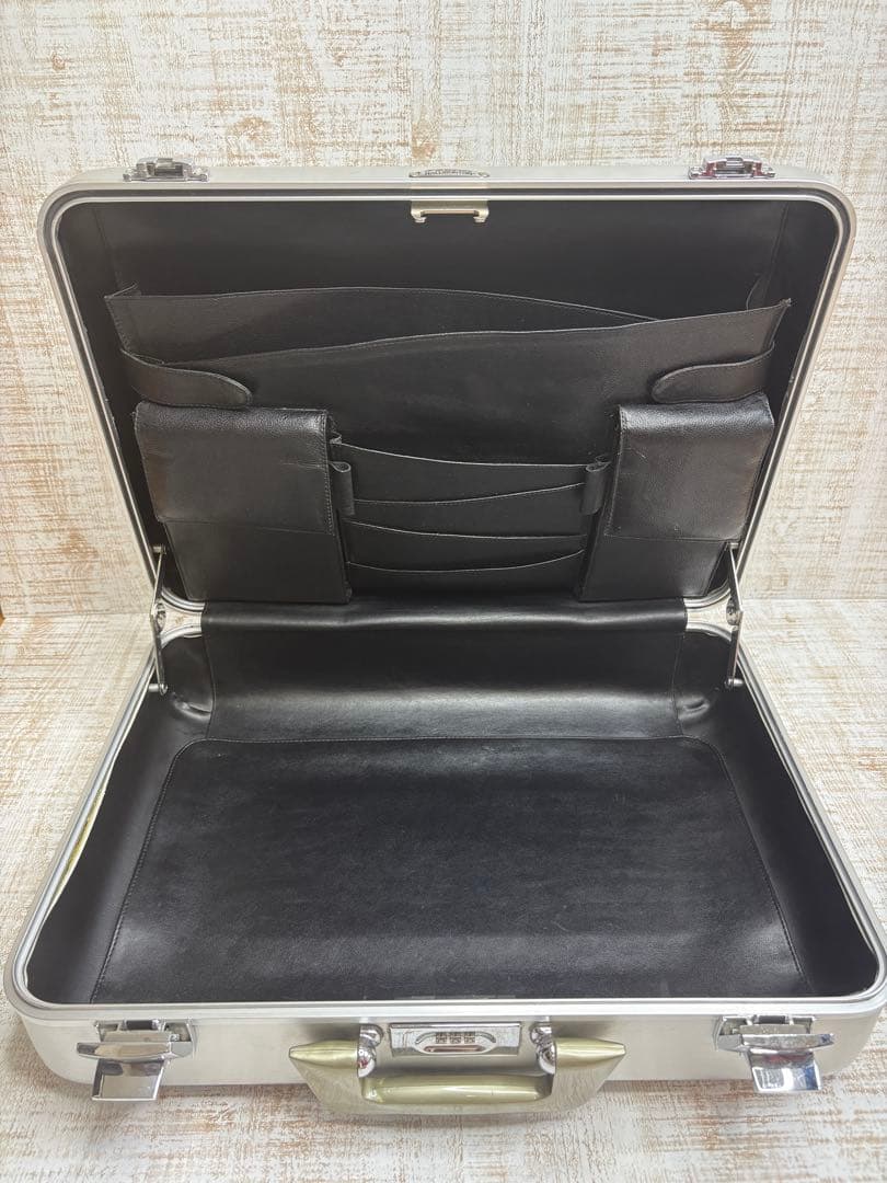 ゼロハリバートン　アルミアタッシュケース　E4-SI4elite