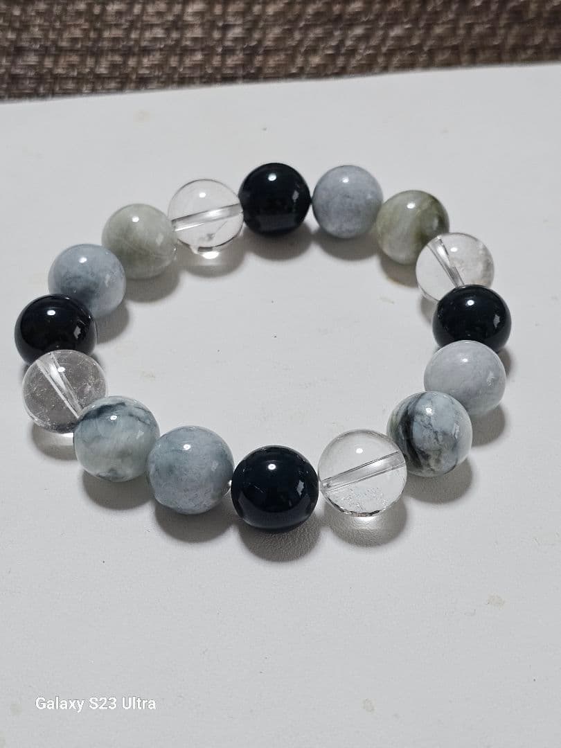 黒平、向山鉱山水晶と出雲瑪瑙碧玉と糸魚川翡翠 １２mmで組み立てました。