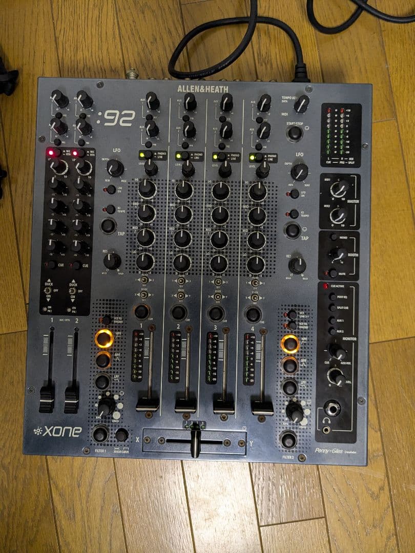 Allen & Heath Xone 92 DJミキサー