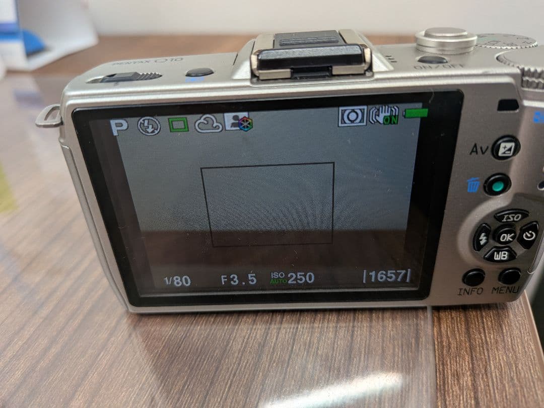 PENTAX Q10 ミラーレス一眼カメラ + 付属品★動作良好