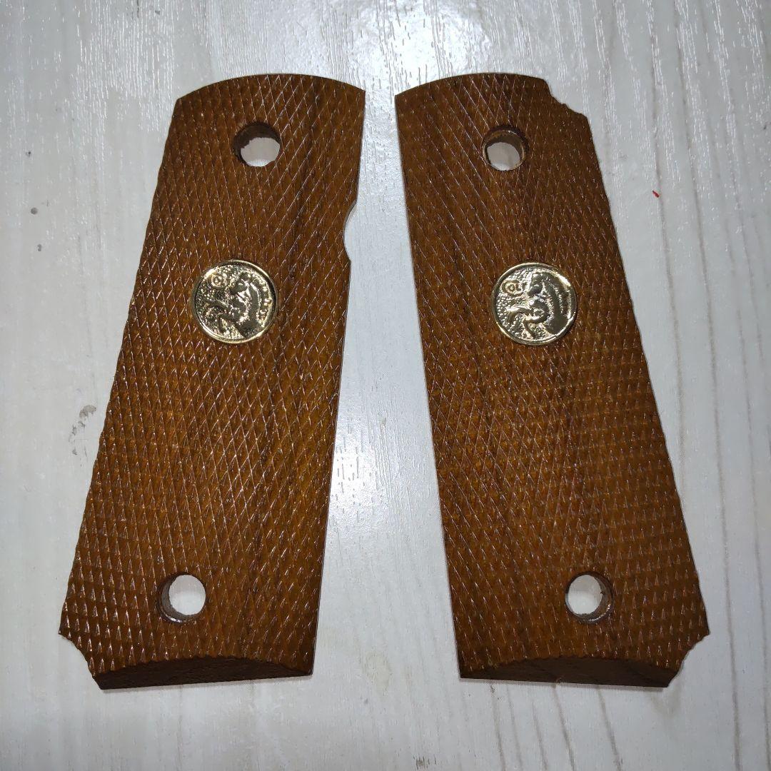 老舗 ヘレッツ社 ガバメントオフィサーズ用木製グリップ 中古扱い