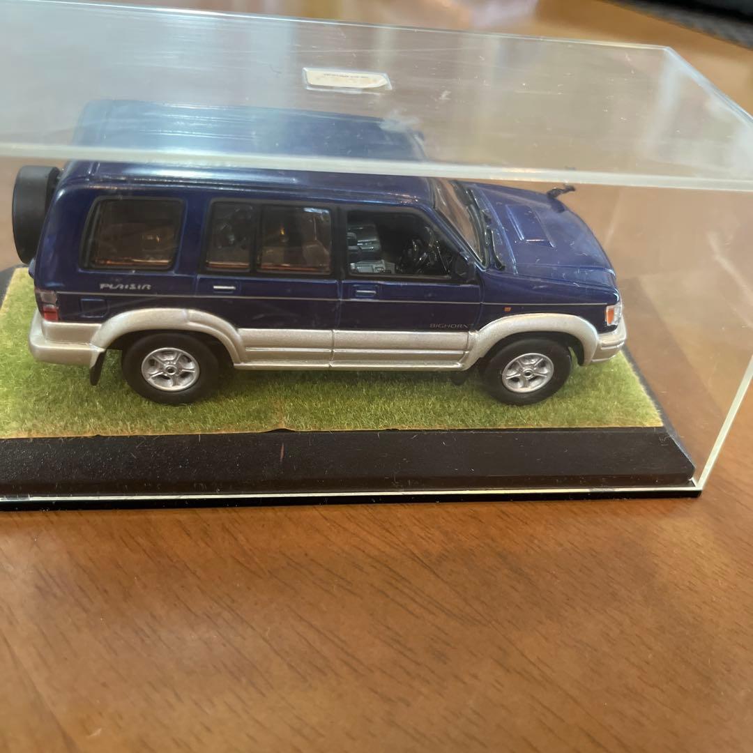 ISUZU BIGHORN ミニカー 1/43 ダークブルー