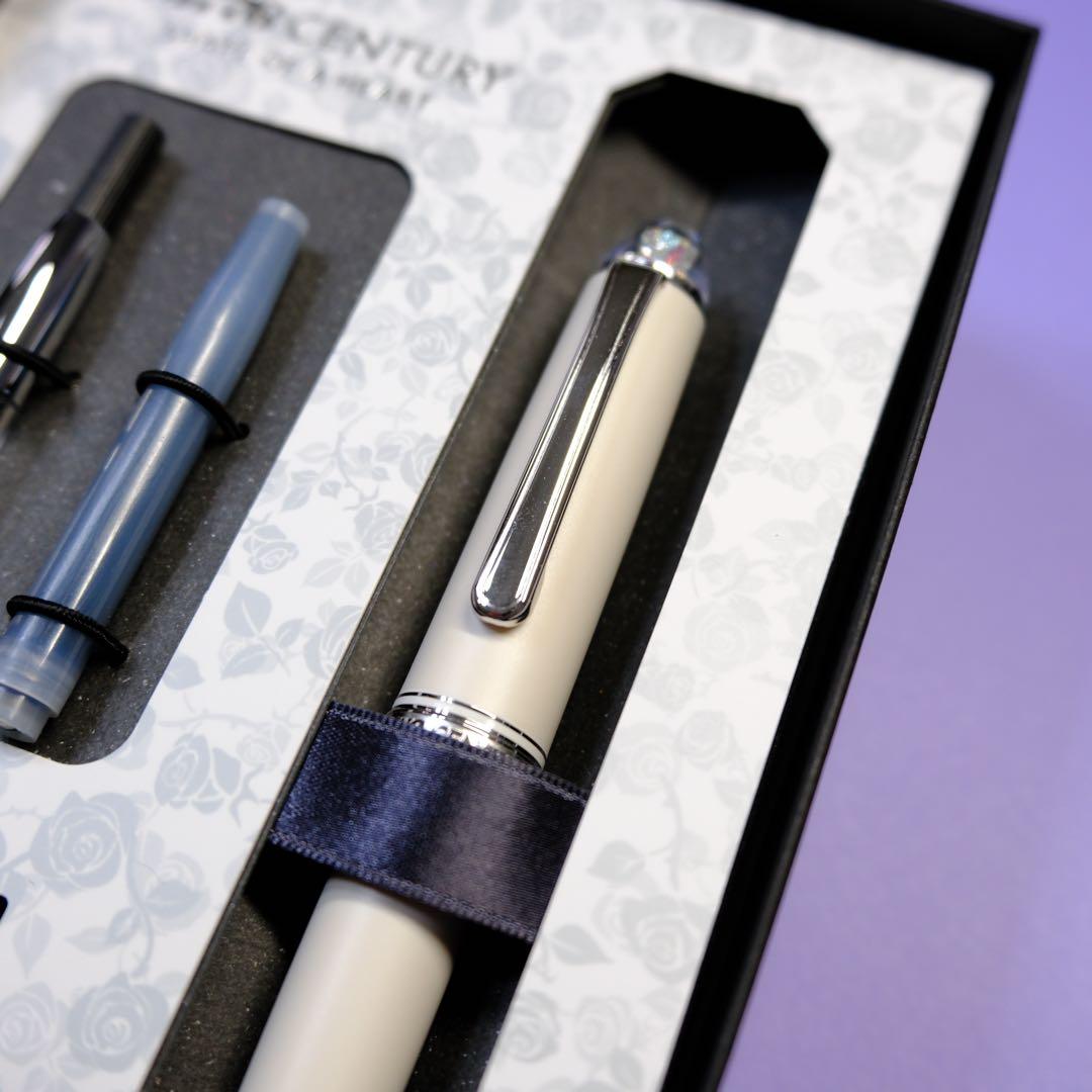 【新品】プラチナ CENTURYシェイプ・オブ・ハート イヴォワール 万年筆