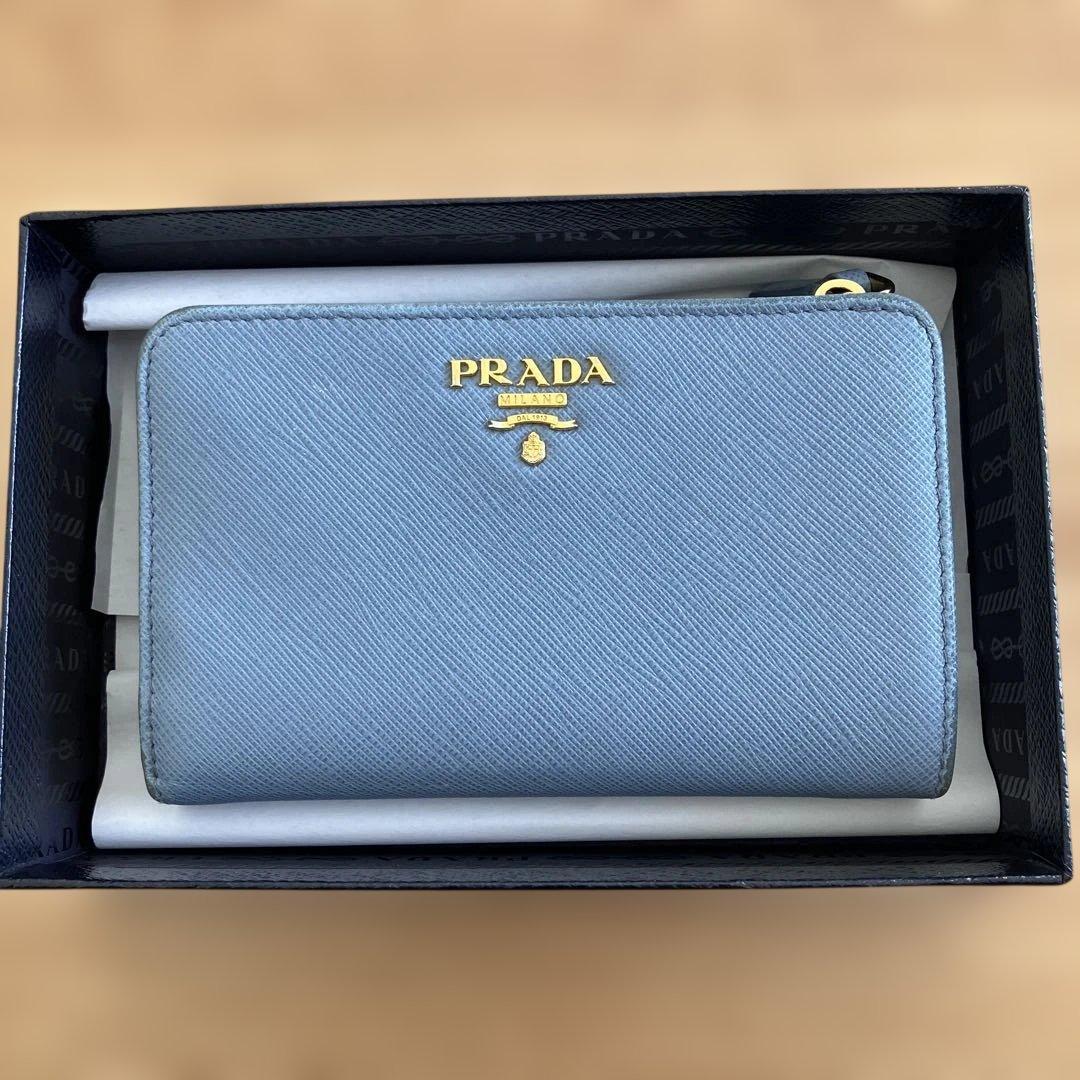 中古品・PRADA サフィアーノレザー 二つ折り財布 ブルー