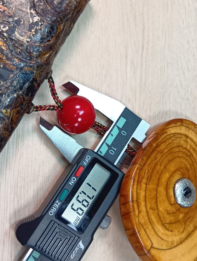 煙草入／金唐革／美品金工饅頭根付